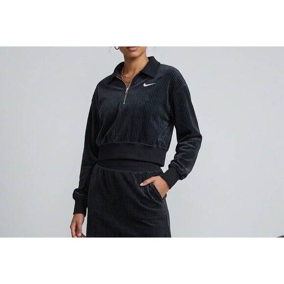 Nike Sweaters - nike crop sweater xs In New Condición With Tags